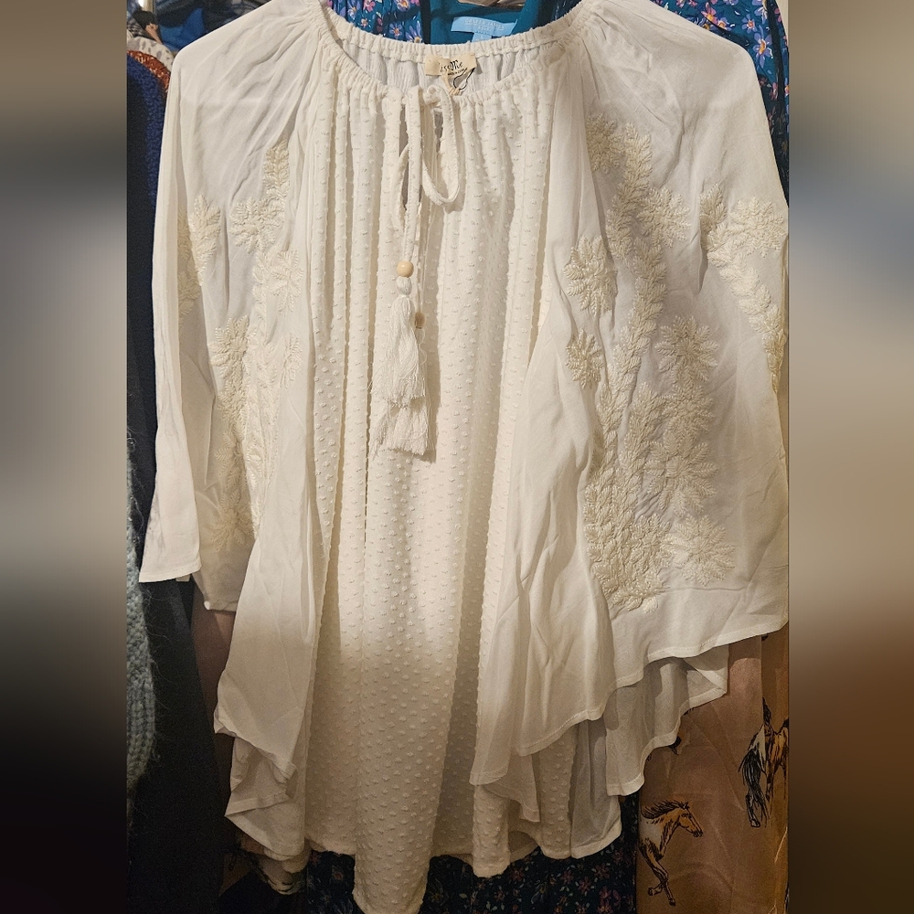 Chic Cream Embroidered Women's Blouse